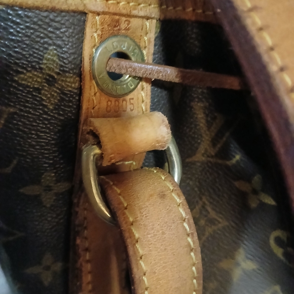 Louis Vuitton Brown Monogram Drawstring - Picture 6 of 16